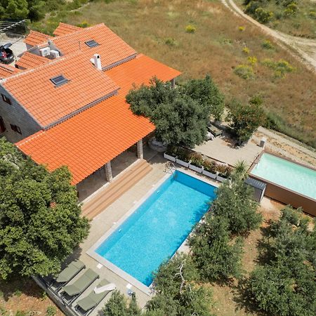 Villas Sole ボル エクステリア 写真